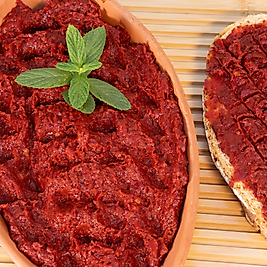 EV YAPIMI KARAİSALI BİBER SALÇASI